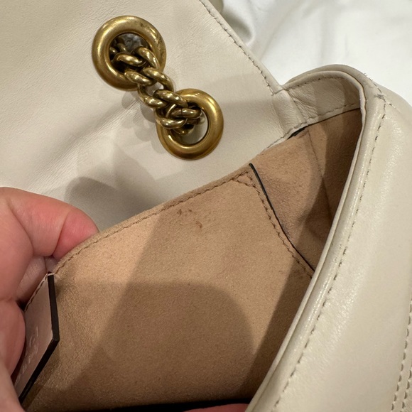 Authentic Gucci Marmont mini bag in white - Picture 9 of 16